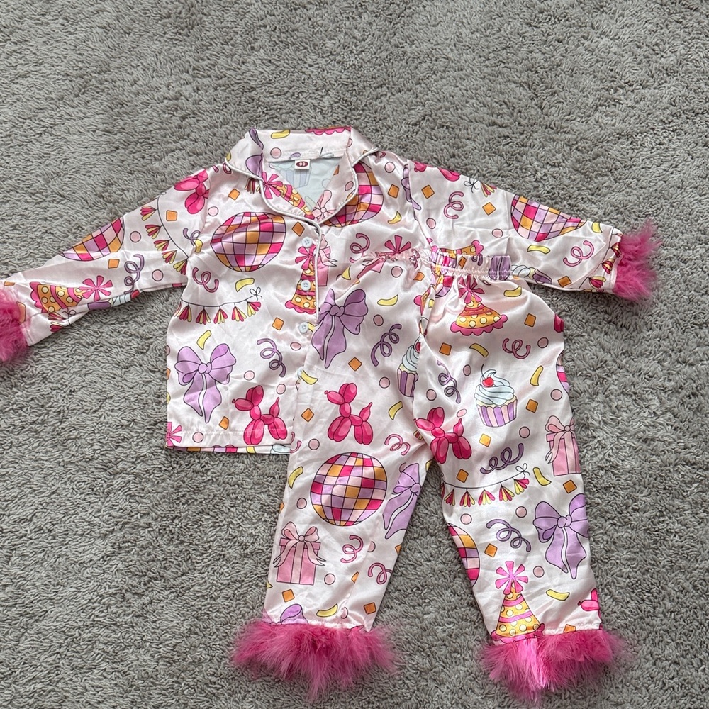 🍓 5 for $15 🍓 Festive Party Print Kids Pajama Set